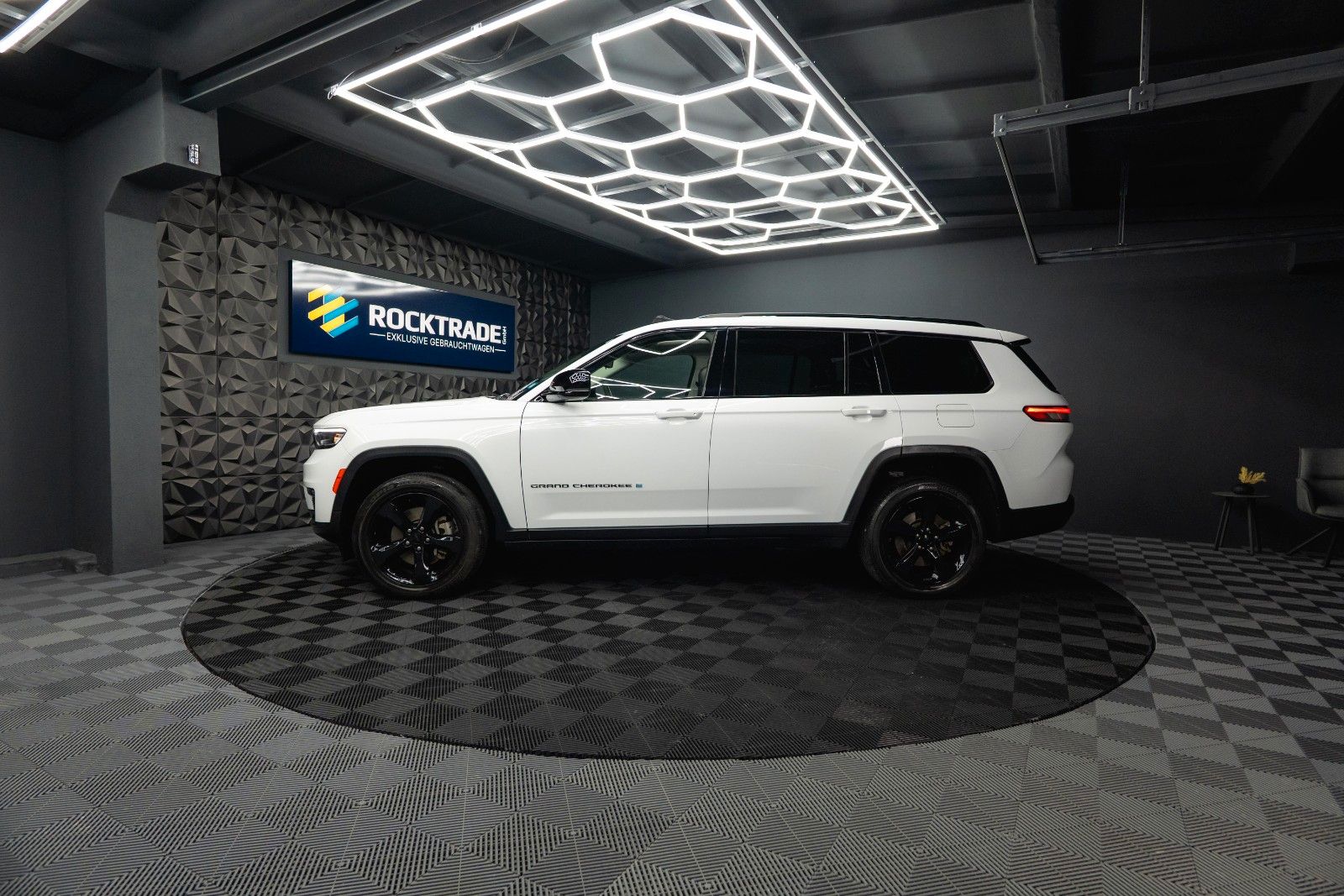 Fahrzeugabbildung Jeep Grand Cherokee 3.6 4x4 LIMITED L Night*ACC*Pano*