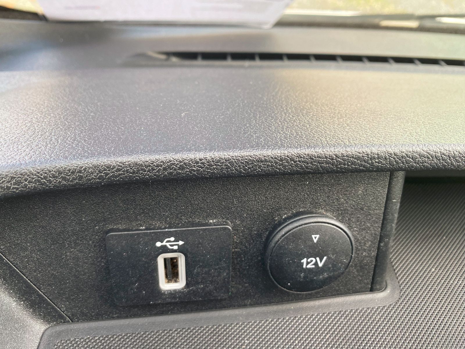 Fahrzeugabbildung Ford Transit Custom Kasten 300 L2 Trend,AHK,Automatic