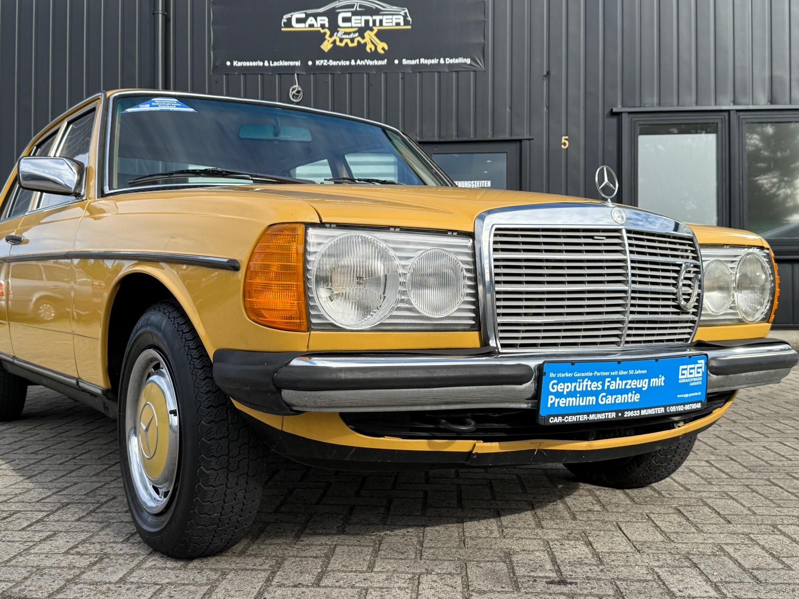 Mercedes-Benz 200 W123 Oldtimer Top gepflegt