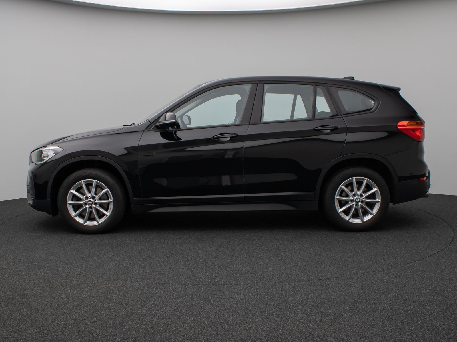 Fahrzeugabbildung BMW X1 sD20i Panorama Navi Lordos DAB HiFi Parkassis