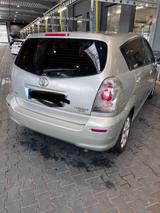 Toyota Auto Toyota Corolla Verso 7 setzen - Toyota Corolla Verso in Duisburg