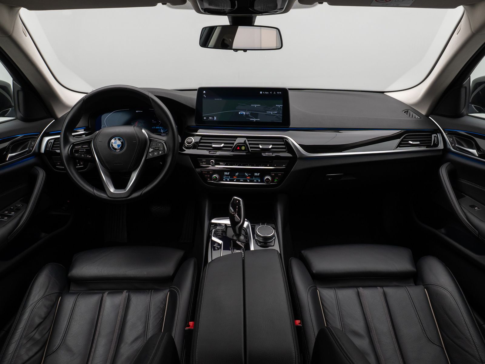 Fahrzeugabbildung BMW 530e Kamera DAB HiFi CockPitPro Fernlichtassist