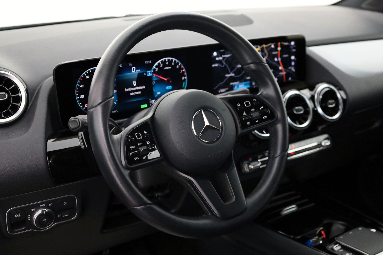 Fahrzeugabbildung Mercedes-Benz GLA 250 e,Style, T.Leder,Navi,LED,Carplay,Kamera