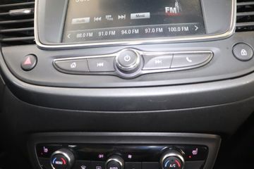 Fotografie des Opel Crossland (X) Crossland 1.2 Automatik Elegance