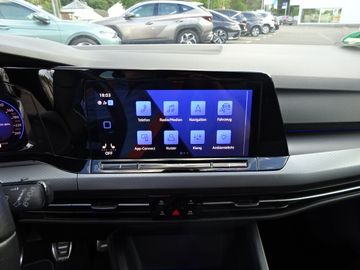 Fotografie 23 des VW Golf VIII 1.5 TSI Active*Navi*LED*SHZ*Alu16Zoll