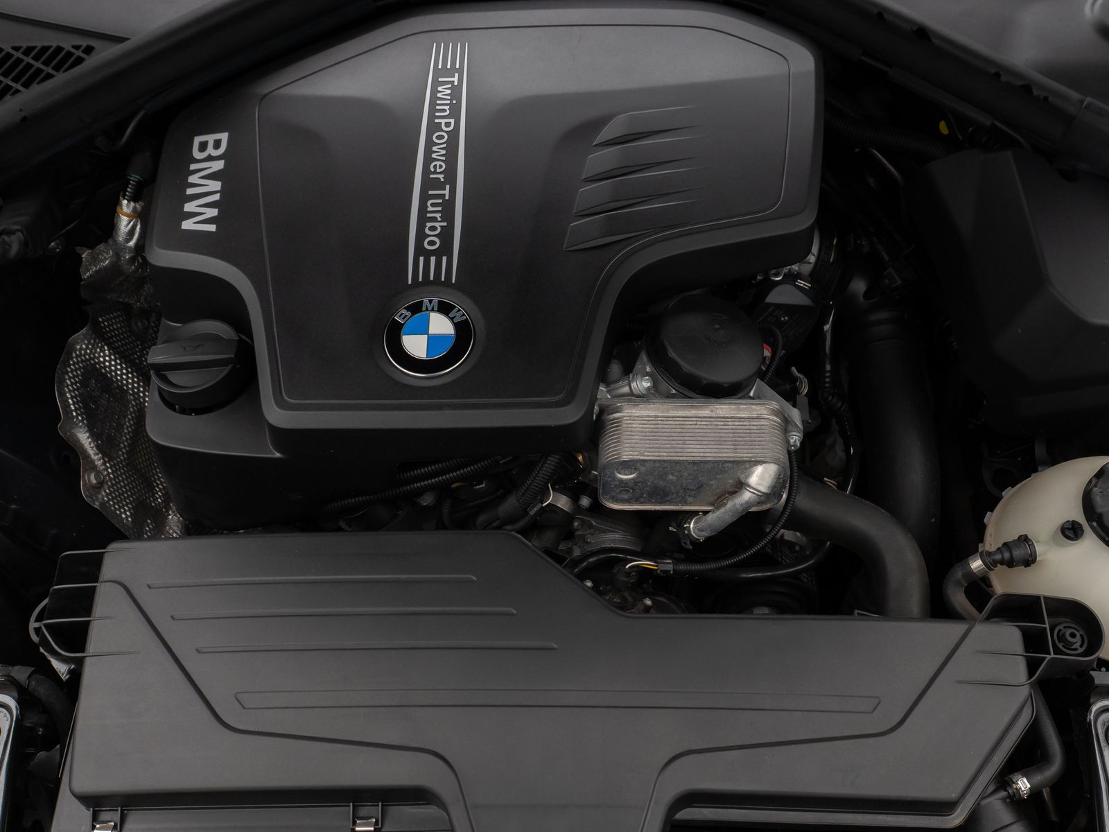 Fahrzeugabbildung BMW 228i Coupé M Sport NaviPro DAB HiFi Xenon PDC