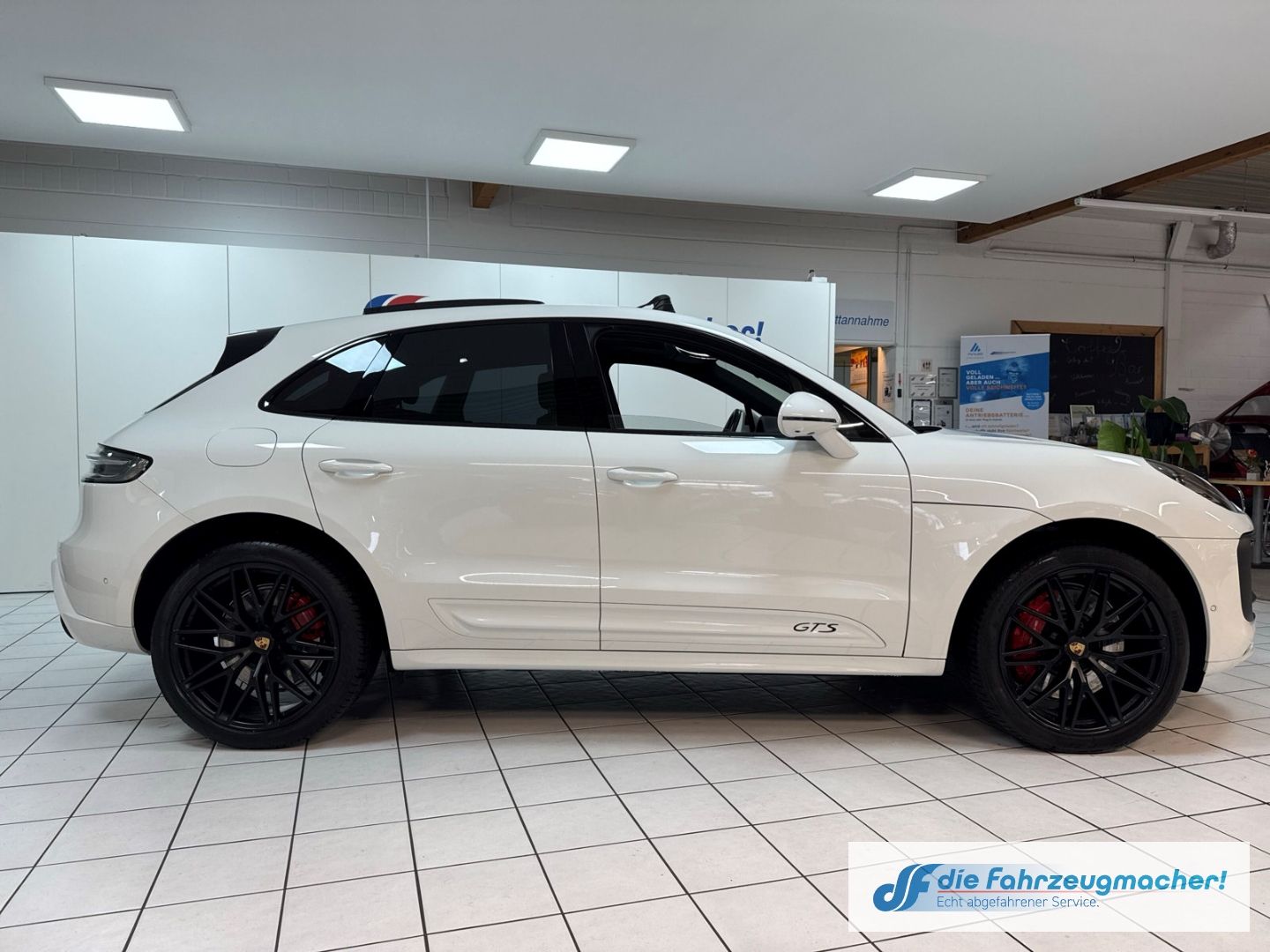 Fahrzeugabbildung Porsche Macan GTS Luftfederung AD Niveau Approved*2028 E