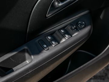 Opel Corsa F 1.2 Edition CarPlay Spurhalteassi. LED