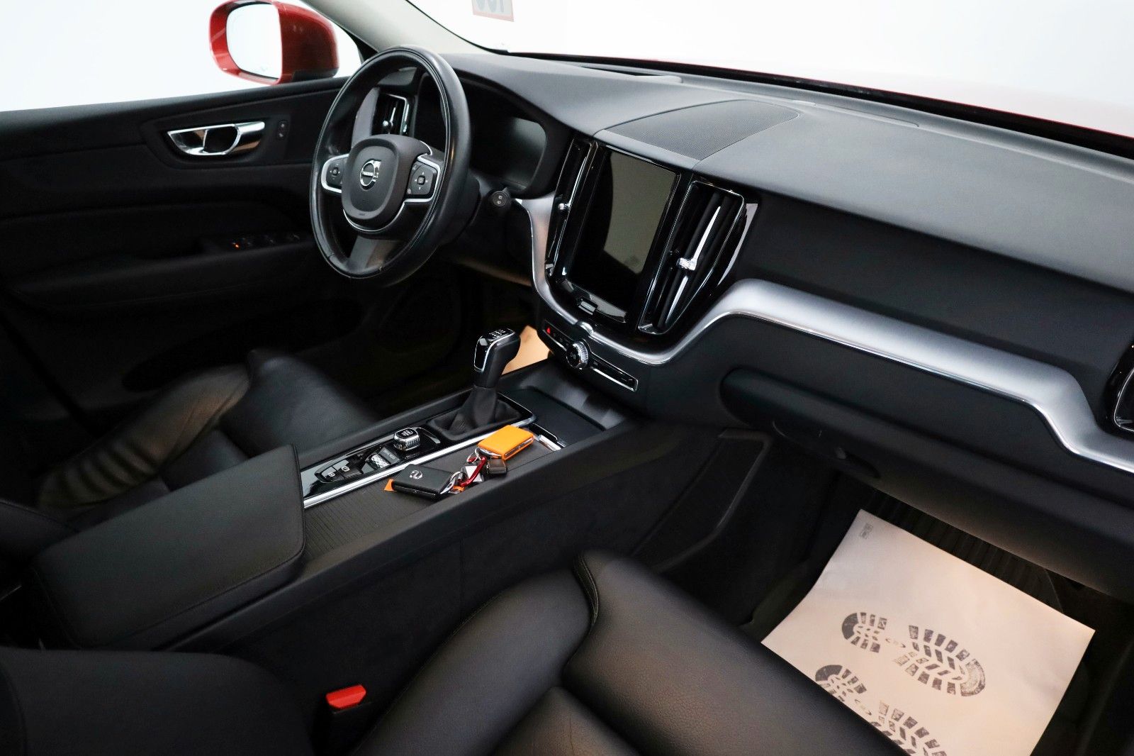 Fahrzeugabbildung Volvo XC60 Momentum Pro,Leder,Navi,Kamera,HUD,ACC,Pano