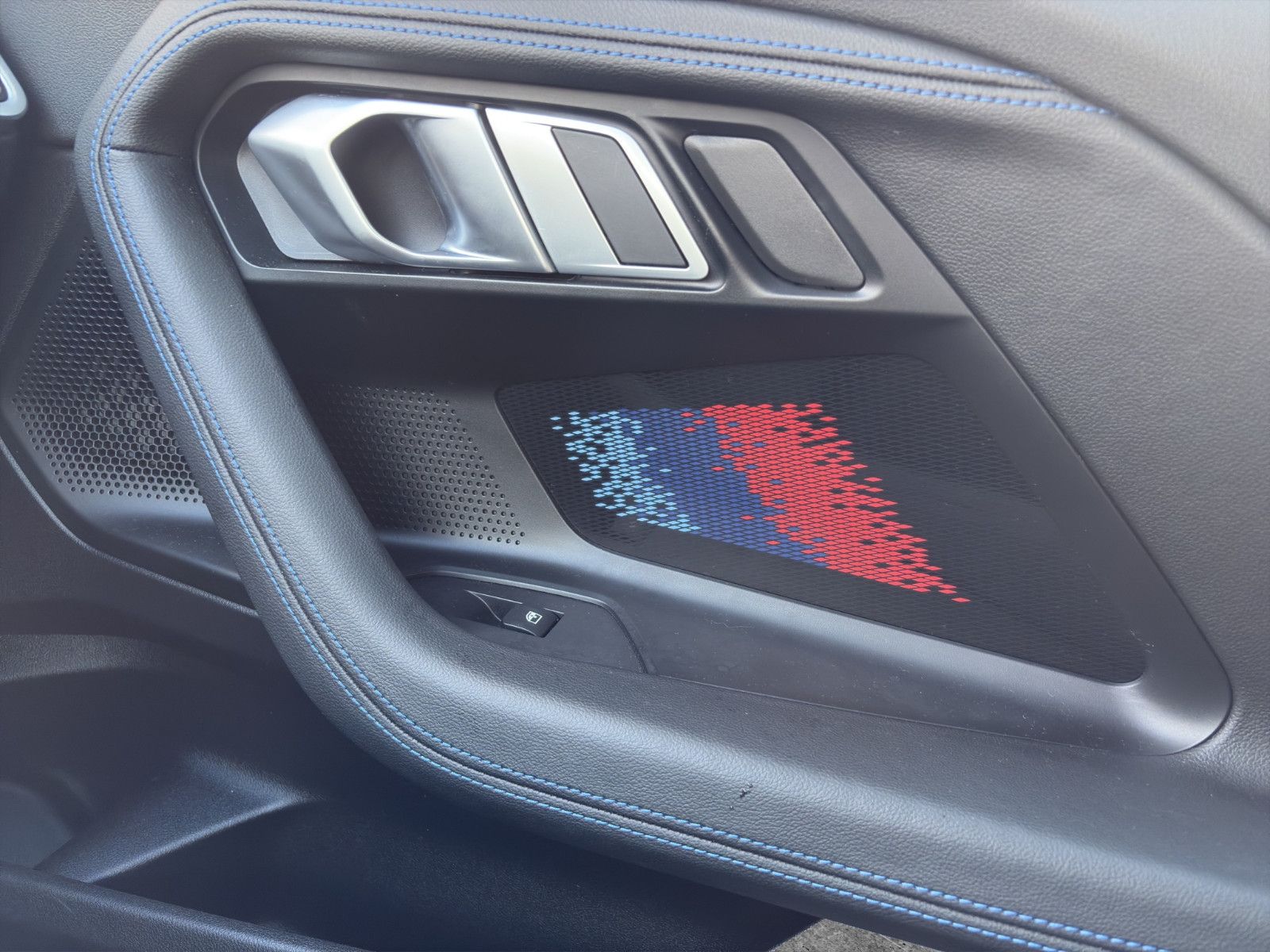 Fahrzeugabbildung BMW 220 i M Sport Coupe*Ambiente*SitzHZ*Memory*DAB