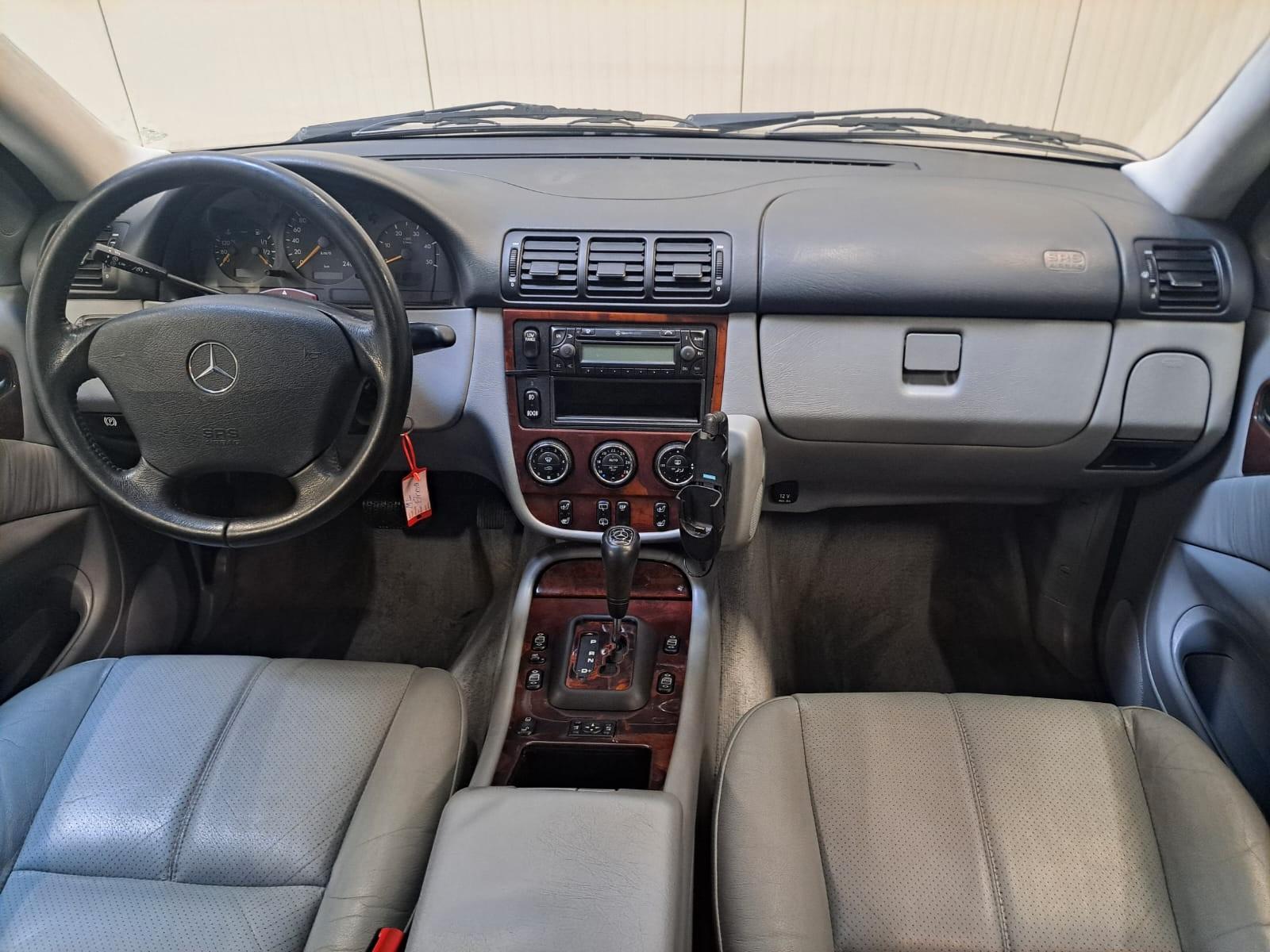 Mercedes-Benz ML270 2004 — photo 15