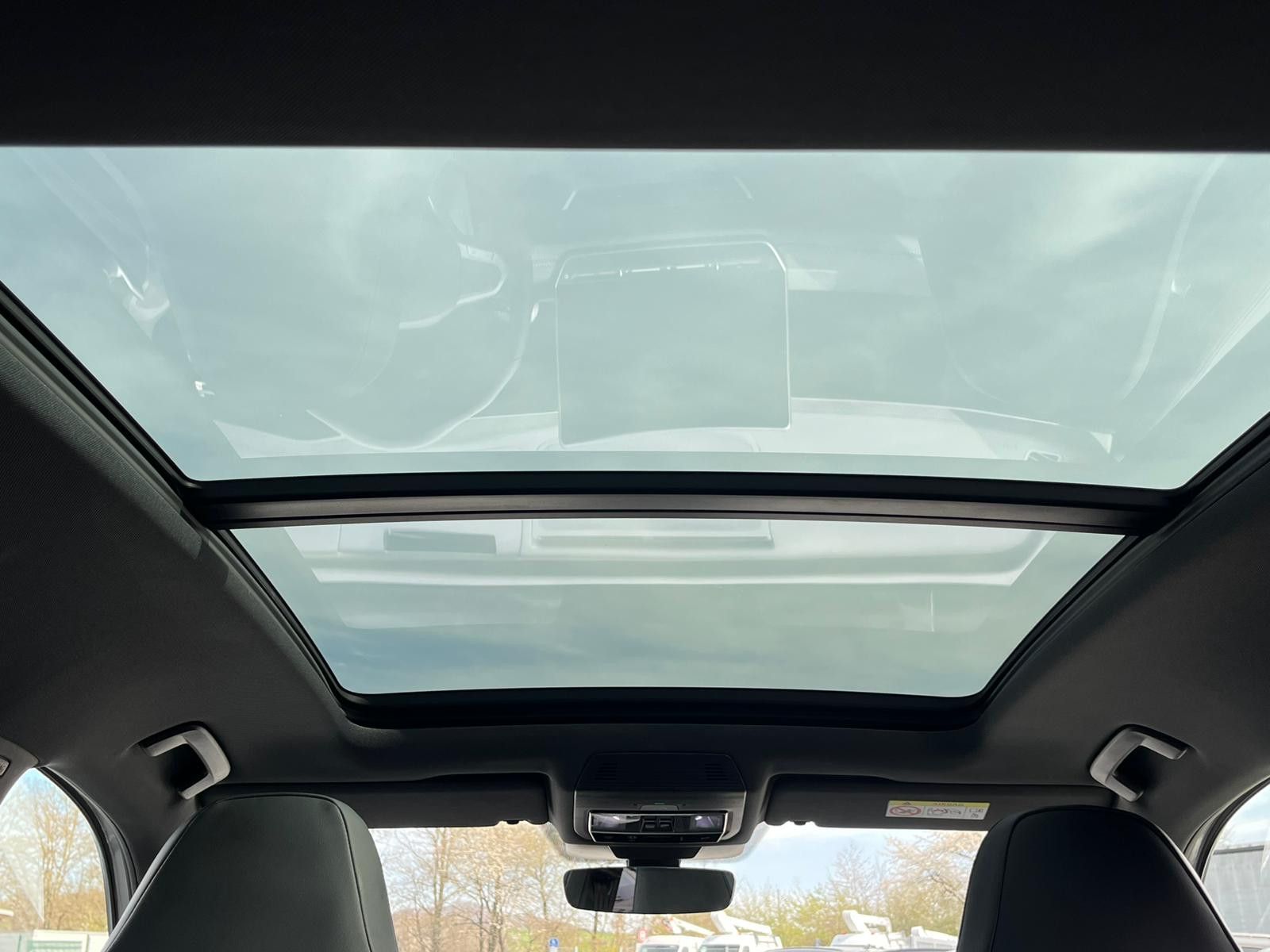 Изображение автомобиля Volkswagen Tiguan 2.0 TDI 4M R-Line PANO*H&amp;K*AHK*MATRIX*20"