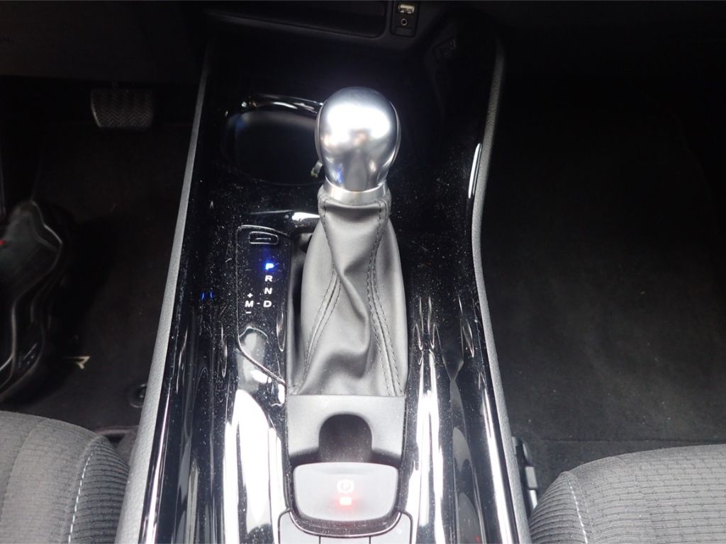 Fahrzeugabbildung Toyota C-HR 1.2T Style Selection AHK LED Allrad Totwink