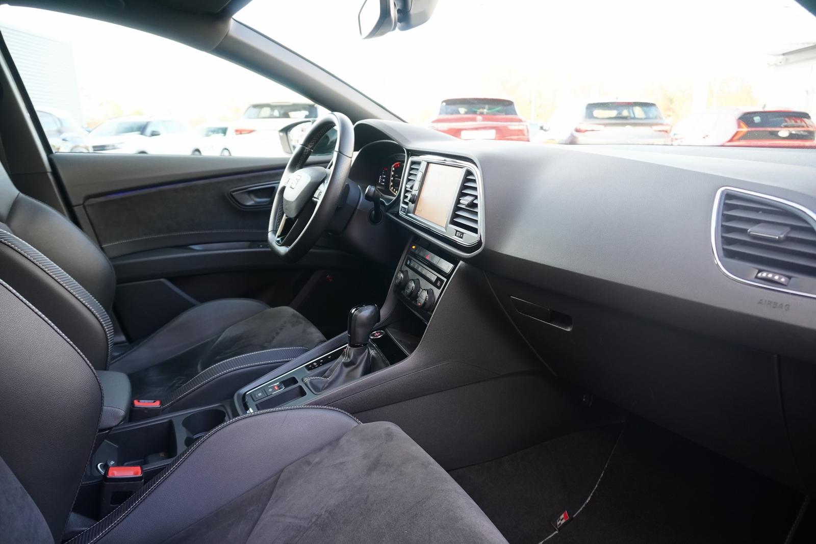 Seat Leon ST 2.0 Cupra 300 4Drive LED Navi Panorama