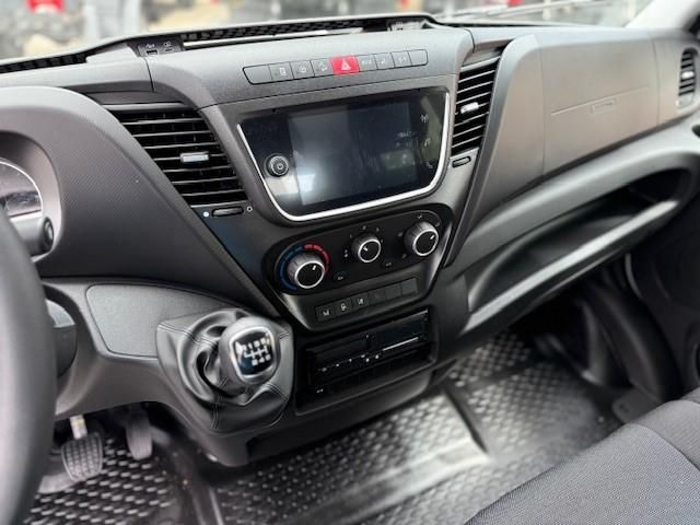 Fahrzeugabbildung Iveco Daily 70C18H D Meiller Dreiseitenkipper