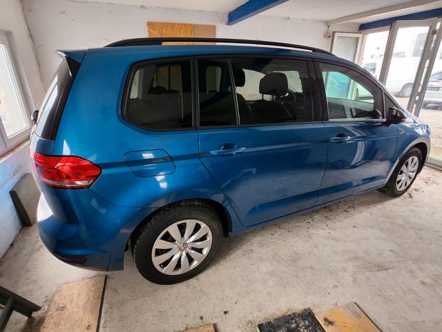 Volkswagen Touran 1.5 TSI DSG Comfortline