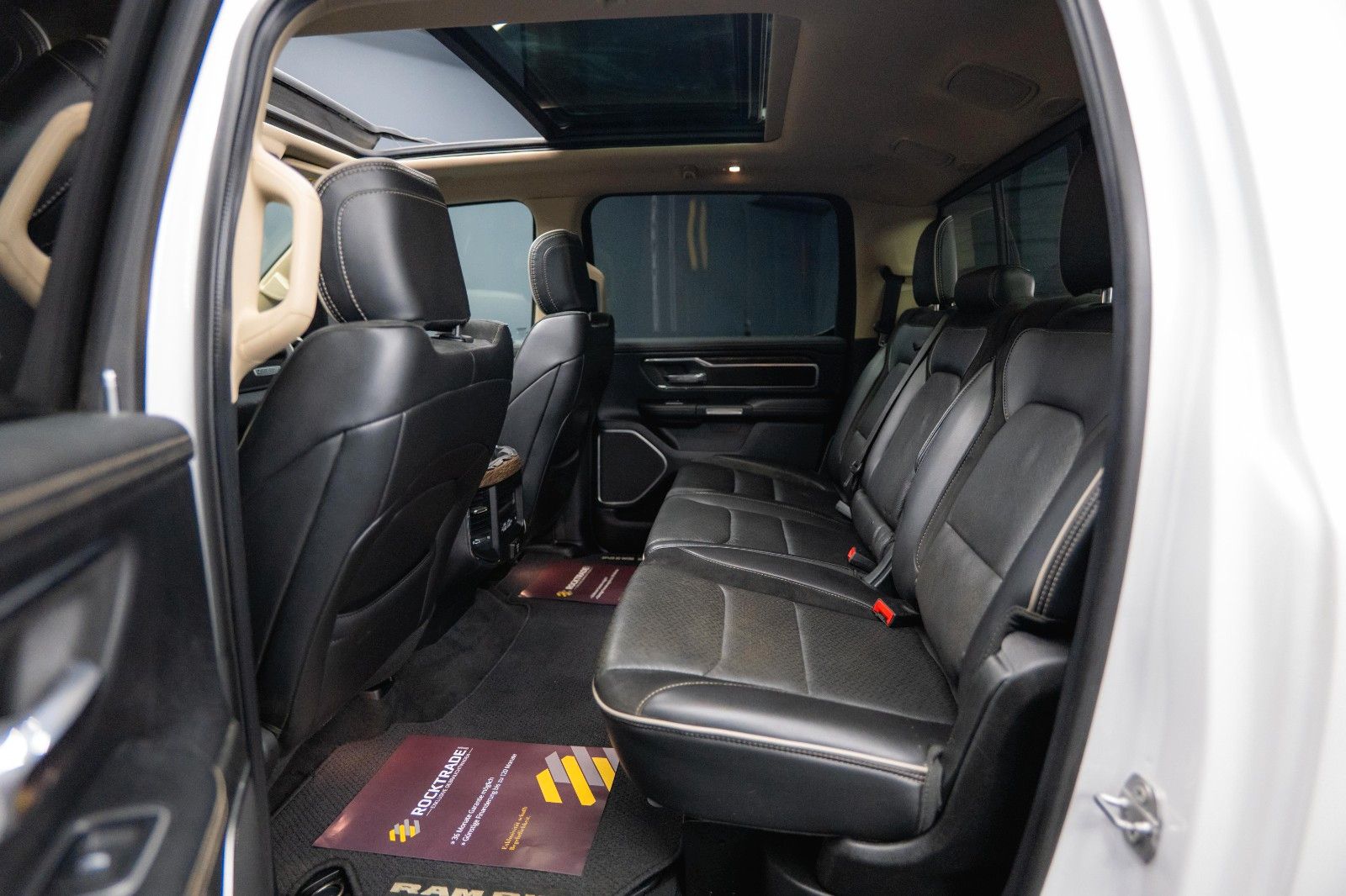 Fahrzeugabbildung Dodge RAM 5.7 V8 HEMI 4x4 LARAMIE LPG *Unfallfrei*Pano