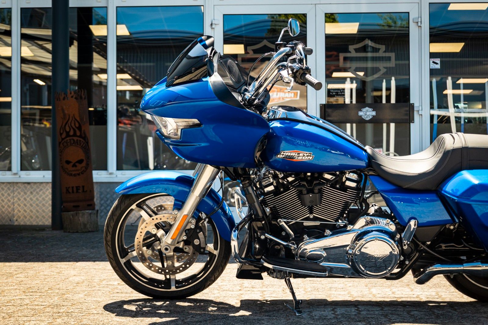 Fahrzeugabbildung Harley-Davidson ROAD GLIDE FLTRX 117 cui - Jekill & Hyde -