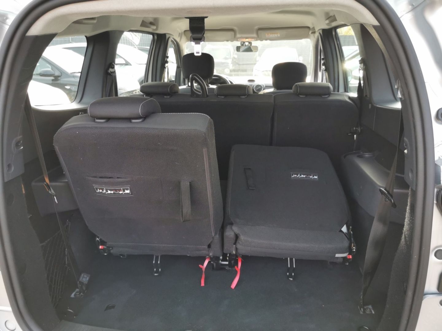 Fahrzeugabbildung Dacia Lodgy Stepway 1.6 SCe100 Navi SHZ Kamera 7-Sitze