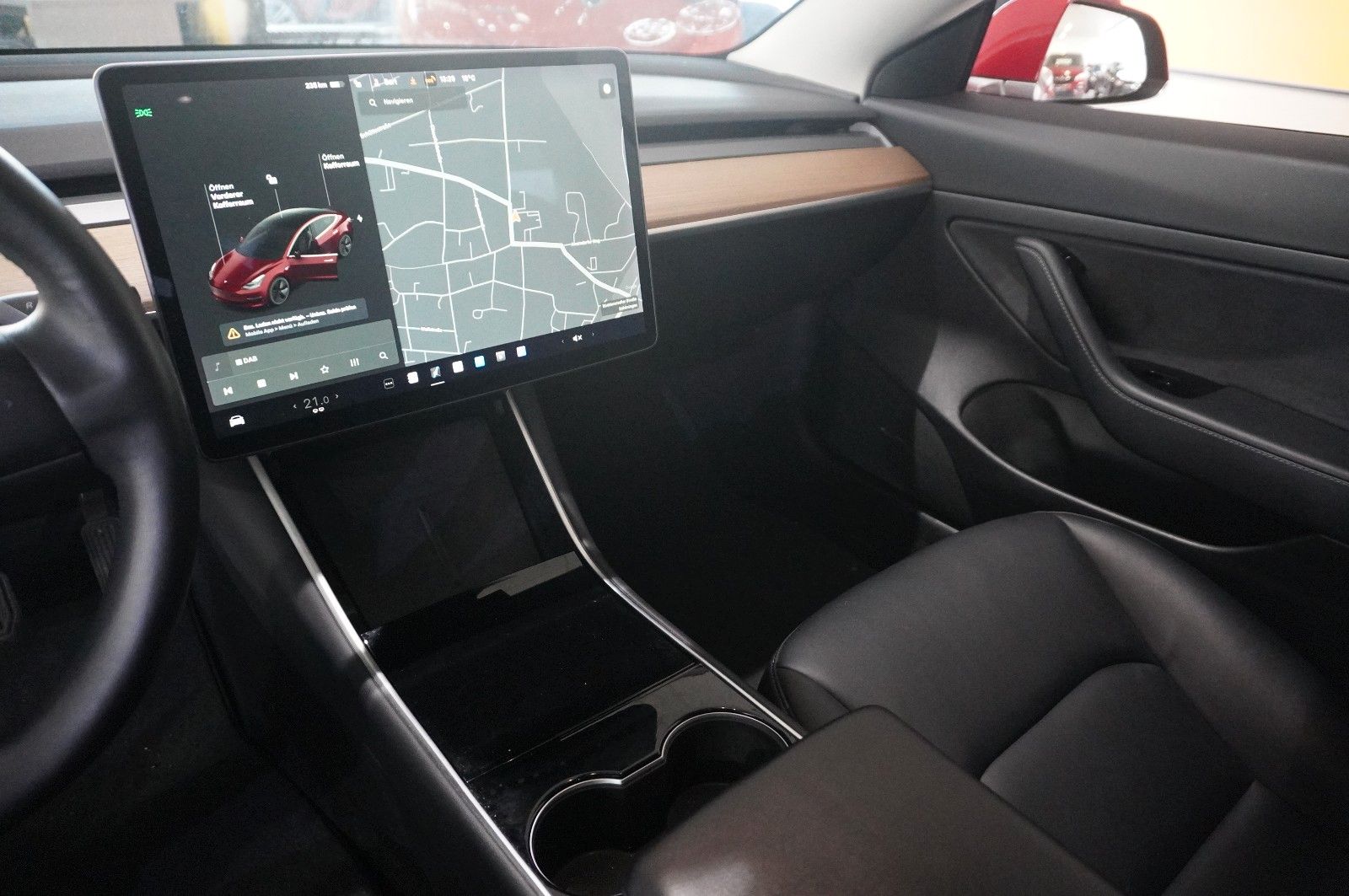 Fahrzeugabbildung Tesla Model 3 Standard Range Plus NAVI/KAMERA/DAB/AHK
