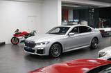 BMW 750 d xDrive M Sport Laser H&K Individual - silberne BMW 750