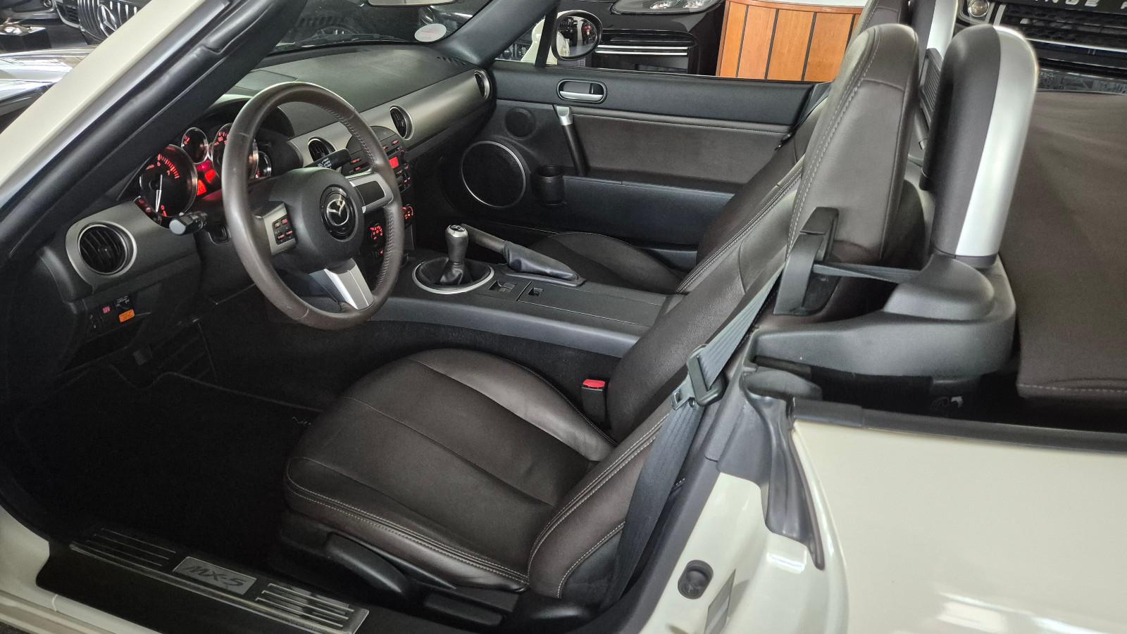 Mazda MX-5 1.8 Niseko | 126 ch | BVM | Cuir | Sièges chauffants | 2 jeux de jantes alu | Pneus été et hiver