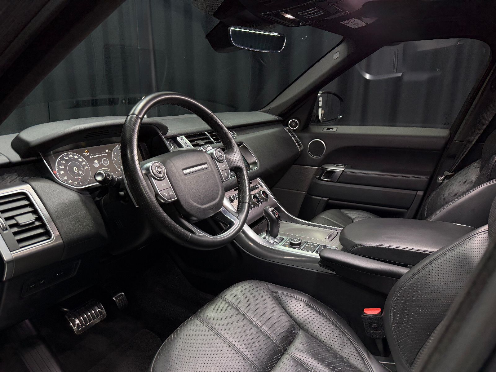 Fahrzeugabbildung Land Rover Range Rover Sport HSE|MERIDIAN|PANO|AHK|LUFT