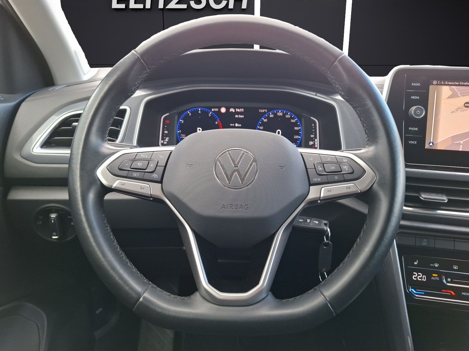 Fahrzeugabbildung Volkswagen T-Roc TSI Style DSG LED plus Navi AID ACC RFK SH