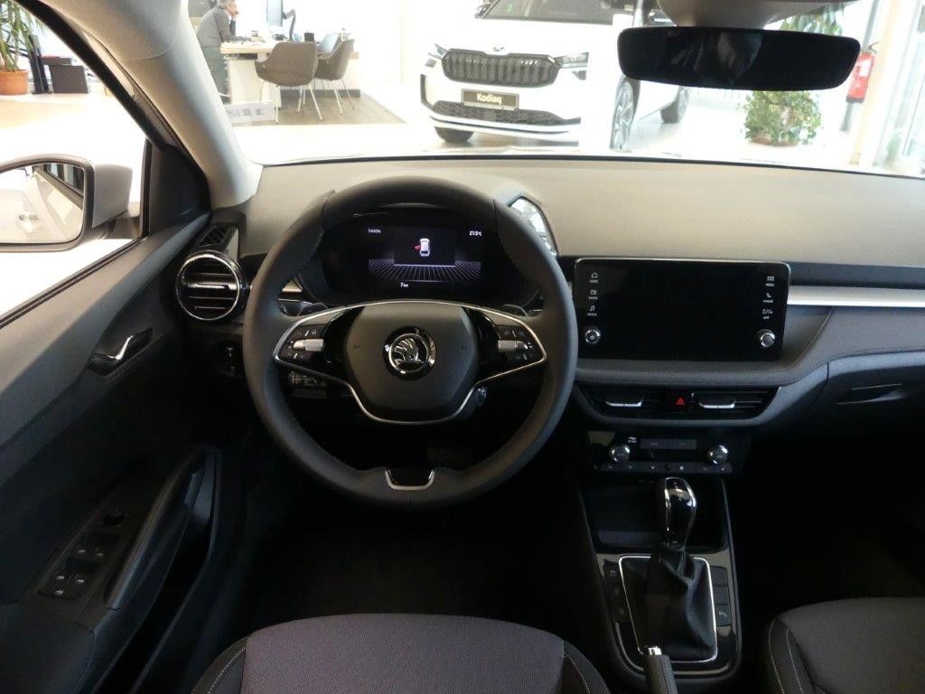 Fahrzeugabbildung SKODA Fabia 1.0l TSI DSG Drive *AHK*LED*ACC*Smartlink*