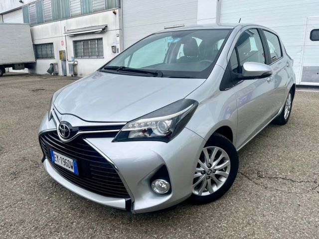 Toyota Yaris 1.3benz 2015 90.000km perfetta per 