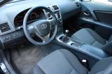 Toyota Avensis Sol 2.0d 1 Hand Navi Sitzheizung 6 Gang - Toyota Avensis mit Diesel-Antrieb