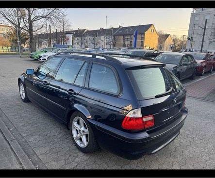 BMW 320 2004 — interior