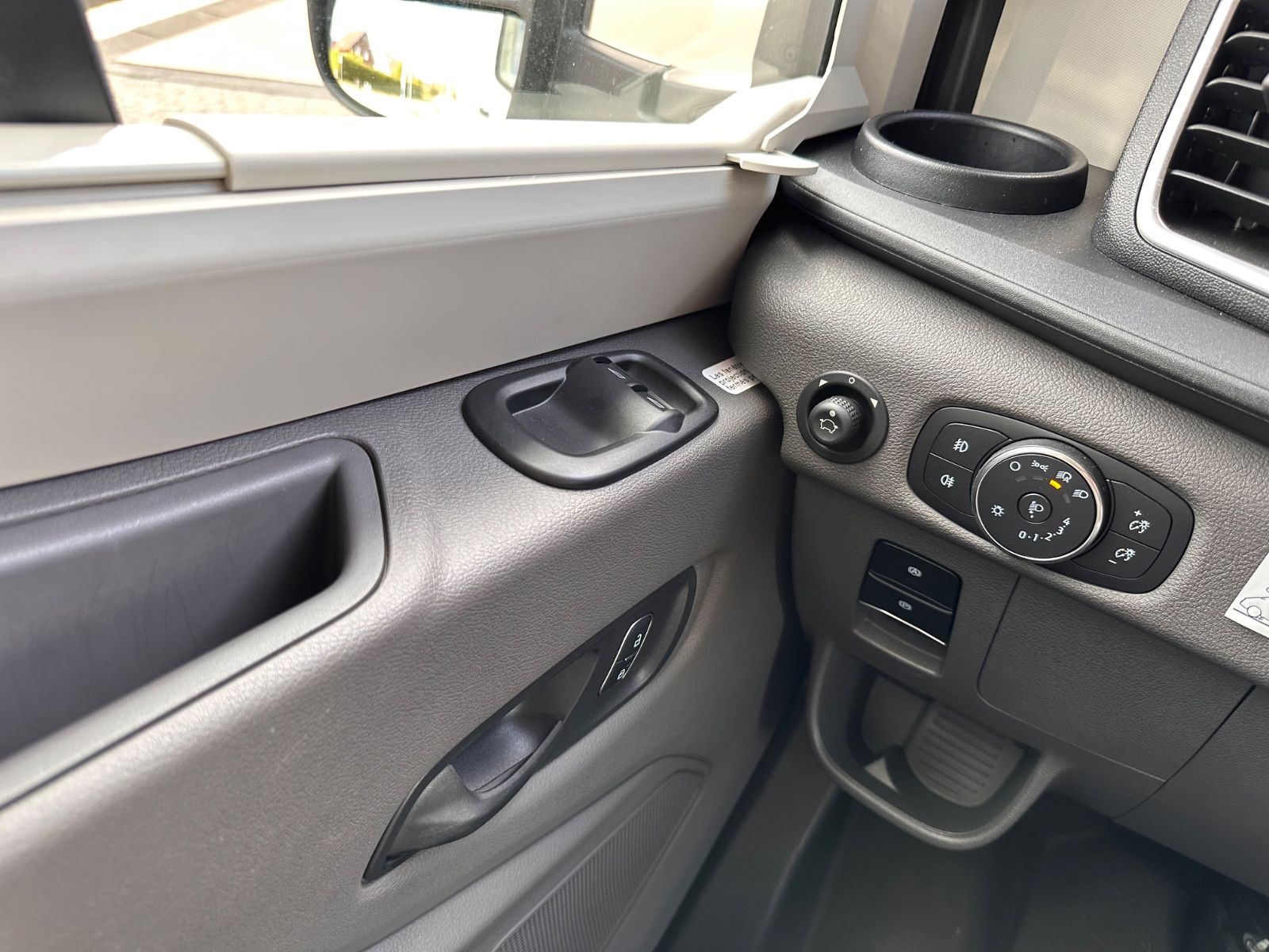 Fahrzeugabbildung Challenger 337 GA Etape Edition M25 Automatik Arctic-Paket