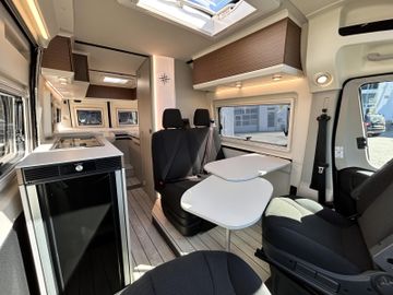 Westfalia Columbus 640 E 180 PS 8G SKYVIEW SOLAR SCHRANK