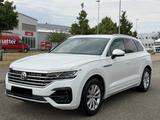 Volkswagen Touareg Elegance 4Motion R-Line - VW Touareg in Karlsruhe