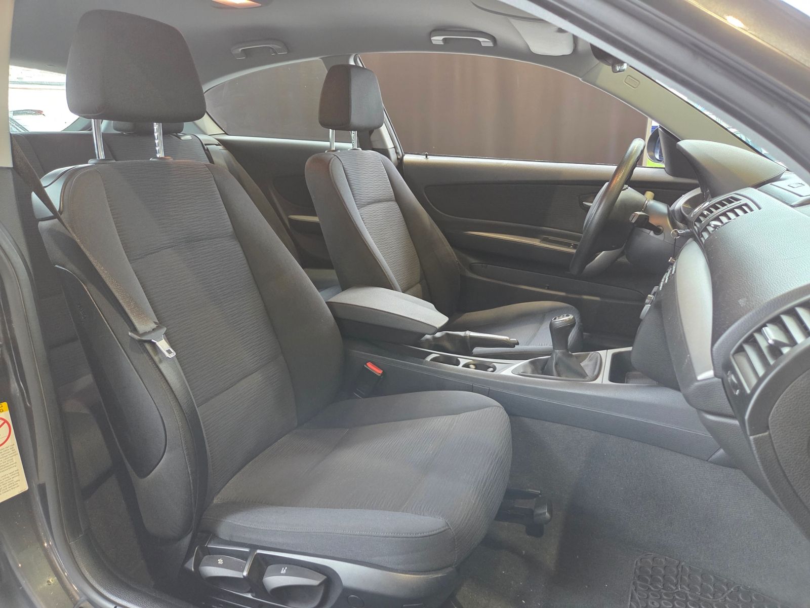 Fahrzeugabbildung BMW 116i Limousine KLIMA SHZ ALU - KM-Original