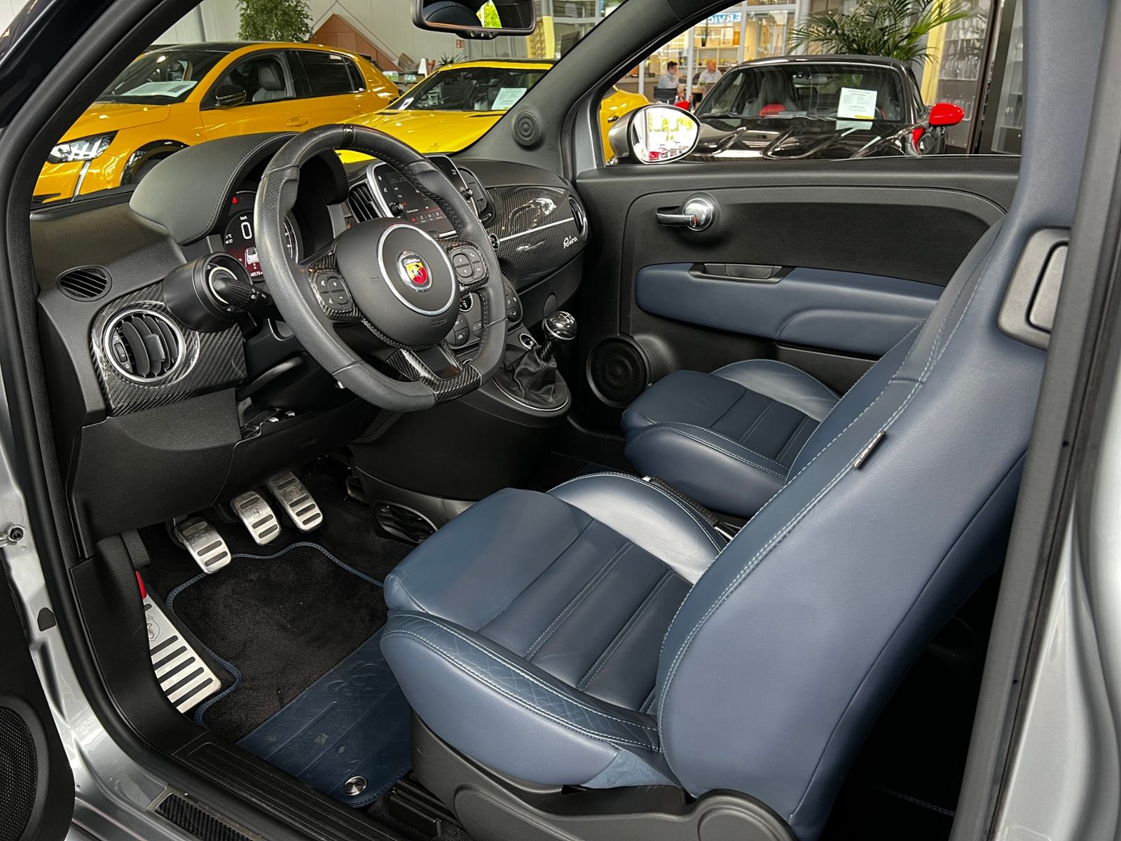 Fahrzeugabbildung Abarth 695 C Rivale 1.4 T-Jet NAVI