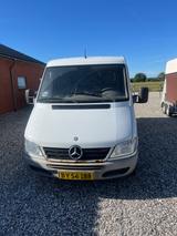 Mercedes-Benz Sprinter 216 cdi - Mercedes-Benz Sprinter aus 2003: Van