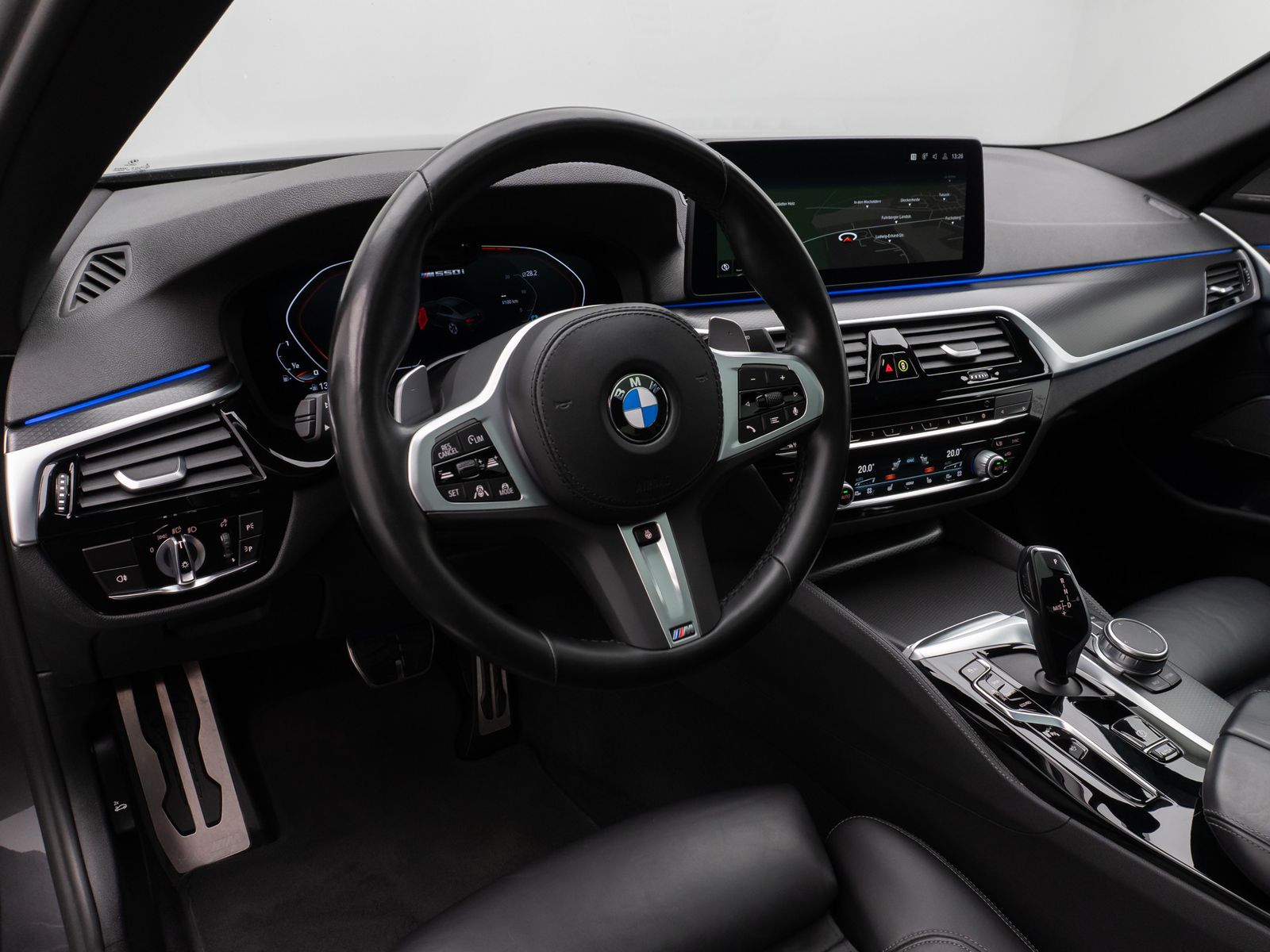 Fahrzeugabbildung BMW M550i xD Laser SoftClos 360°HUD DAB H/K DisplKey