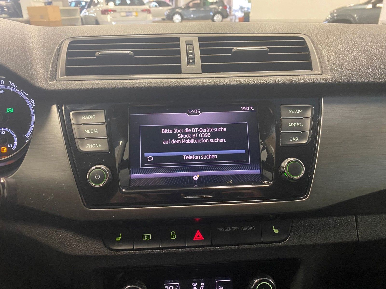 Fahrzeugabbildung SKODA Fabia 1.0 TSI DSG STYLE+Kamera+Mirror Link+ALU+