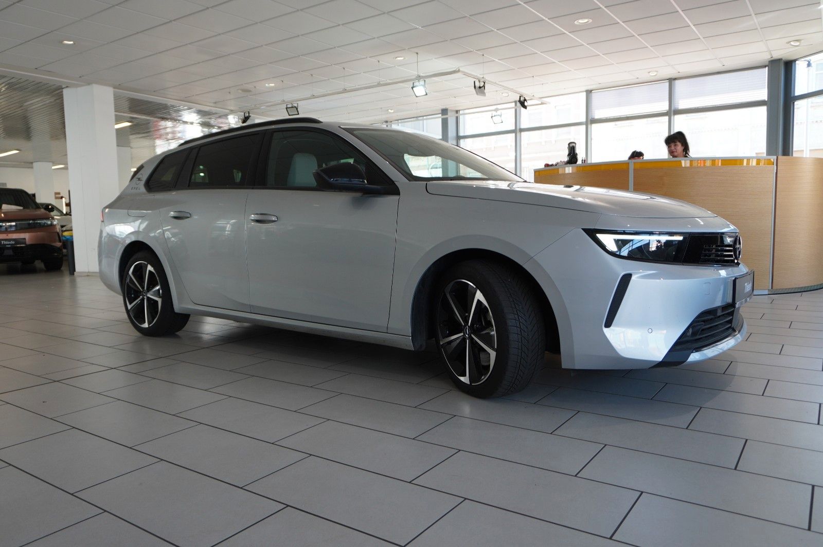 Fahrzeugabbildung Opel Astra L ST 1.6 HYBRID ELEGANCE NAVI/LED/KAMERA