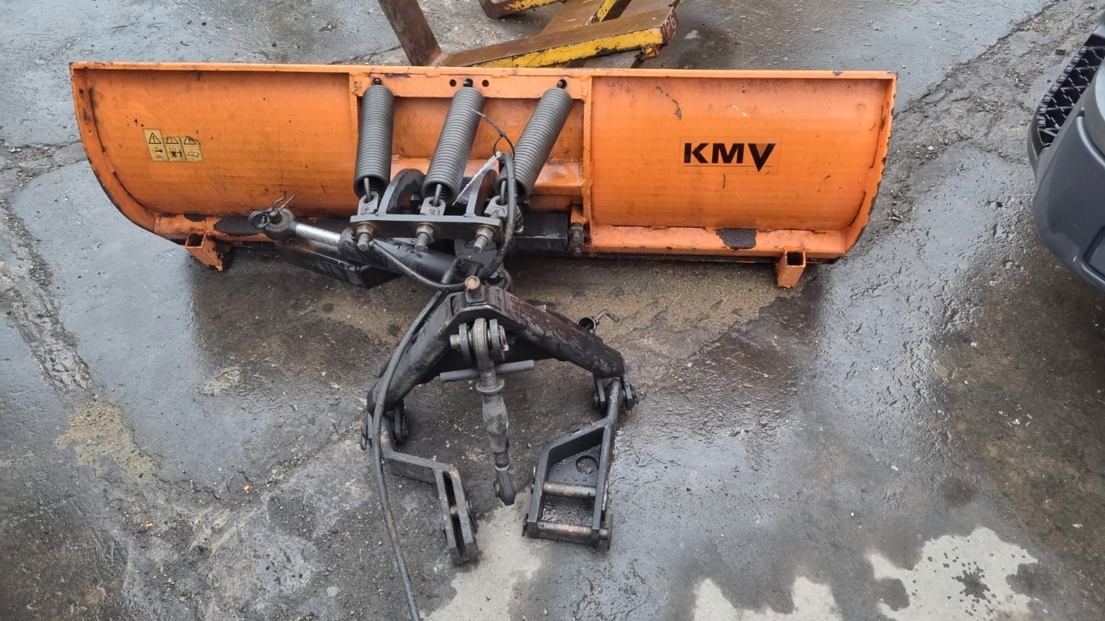 Fahrzeugabbildung John Deere 4010 / Allrad / Frontlader / Salzstreuer /