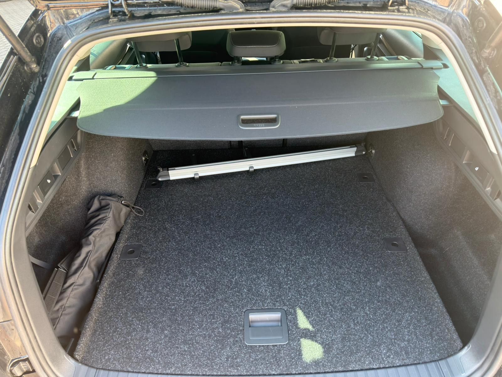 Fahrzeugabbildung SKODA Octavia Combi 2.0 TDI CLEVER *NAVI*ACC*KESSY*BT*