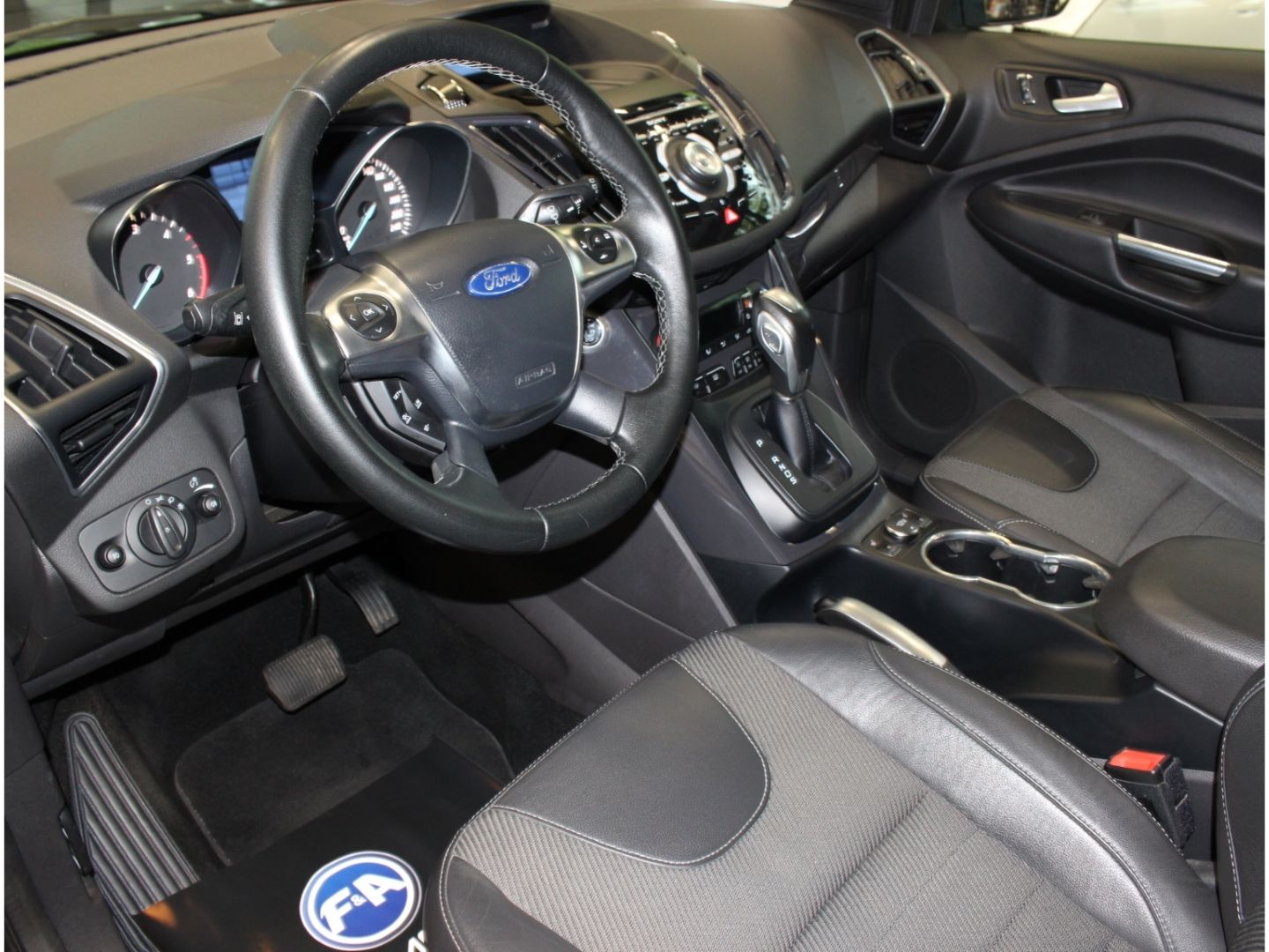Fahrzeugabbildung Ford Kuga Individual 2.0 TDCi *AHK*Pano*Klima*