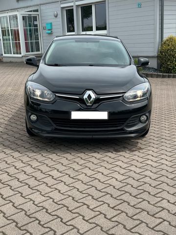 Renault Megane Authentique 1.6 16V 110*8fach bereift