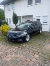 Volkswagen Passat Variant 2.0 TDI SCR DSG Variant - - mit Diesel-Antrieb: Taxi, Kombi