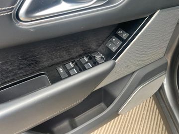 Land-Rover Range Rover Velar - 12