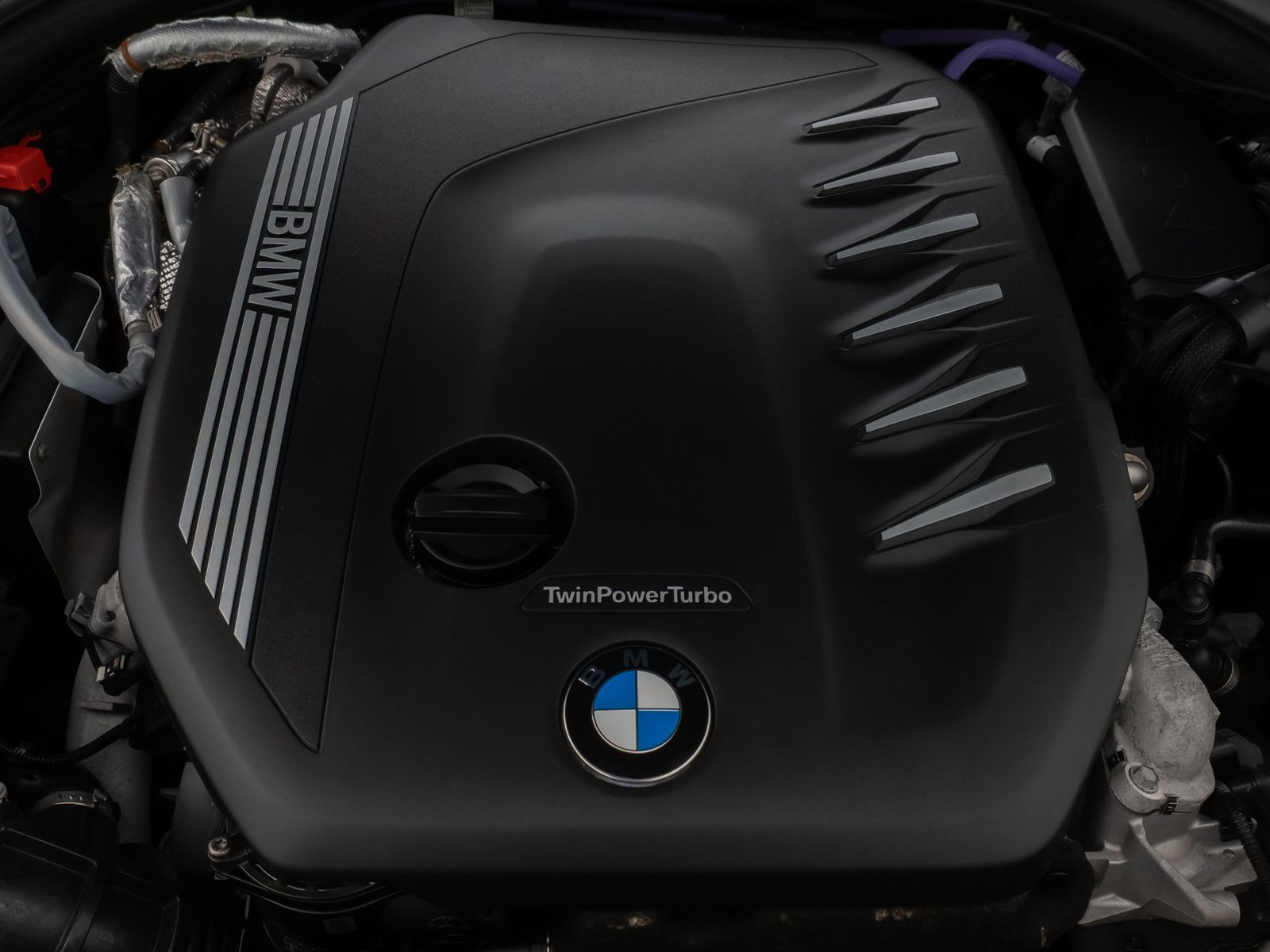 Fahrzeugabbildung BMW 530d xD Panoram Kamera HUD DAB HiFi SoftCl Sport