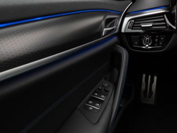 Fahrzeugabbildung BMW 540d xDr Tour M Sport Pano HUD AHK ACC 360°