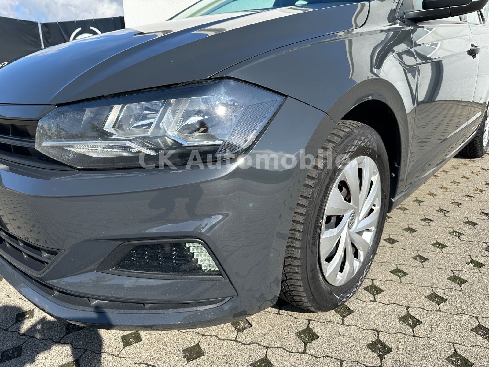 Fahrzeugabbildung Volkswagen Polo VI 1.6 TDi Trendline/Navi/Tempomat/SHZ